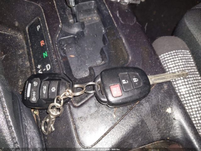 2017 TOYOTA RAV4 JTMZFREV5HJ148892 Photo 10