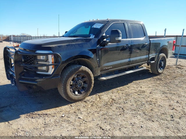 Ford F-350 Lariat 2023 1FT8W3BT5PED82498 Image 2