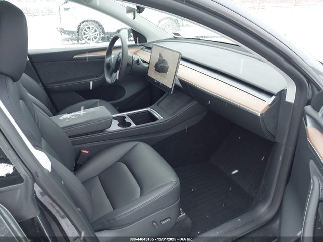 2024 TESLA MODEL Y 7SAYGDEE7RA302264 Photo 4