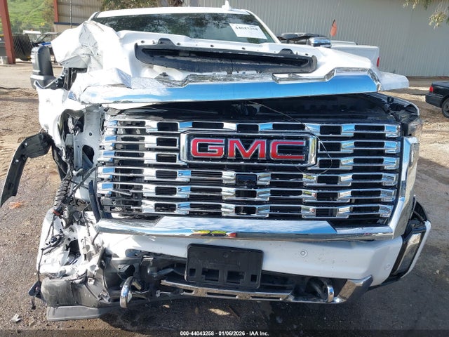 1GT4UREY4SF254075 GMC Sierra 2500hd 4wd Standard Bed Denali