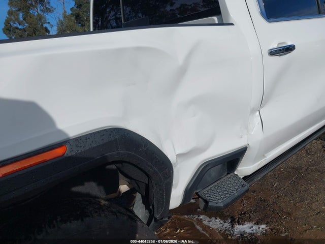 1GT4UREY4SF254075 GMC Sierra 2500hd 4wd Standard Bed Denali