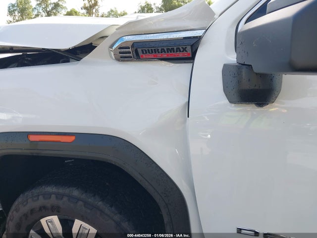 1GT4UREY4SF254075 GMC Sierra 2500hd 4wd Standard Bed Denali