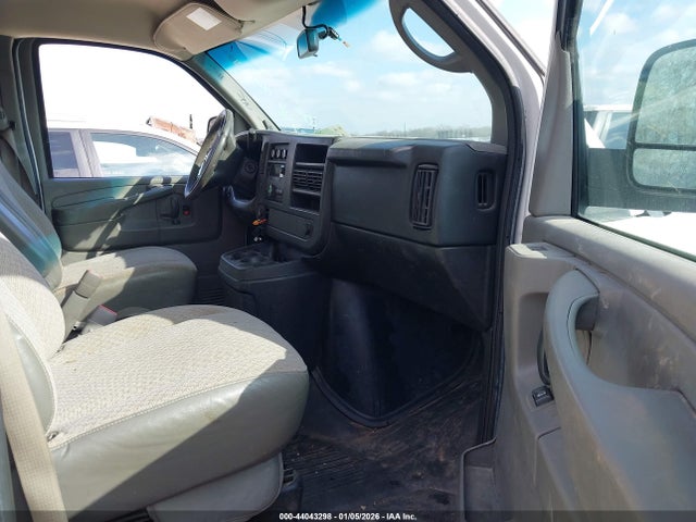 Chevrolet Express 2500 Work Van 2014 1GCWGFBA2E1210857 Image 5