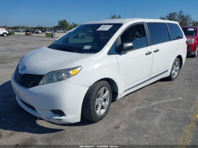 2015 TOYOTA SIENNA 5TDZK3DC8FS570356 Photo 1