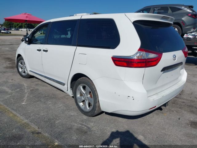 2015 TOYOTA SIENNA 5TDZK3DC8FS570356 Photo 2