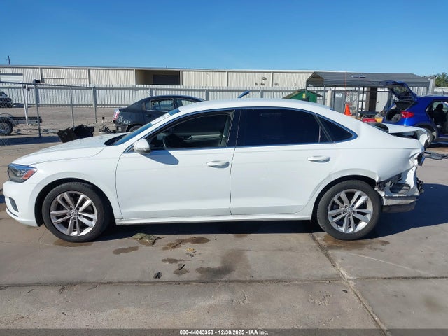 Продаж на аукціоні авто 2020 Volkswagen Passat 2.0t Se, vin: 1VWSA7A32LC009631, номер лоту: 44043359