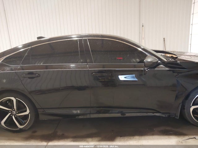 44043397 :رقم المزاد ، 1HGCV2F36JA012873 vin ، 2018 Honda Accord Sport 2.0t مزاد بيع