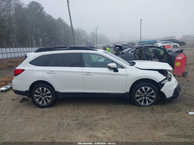 Продажа на аукционе авто 2017 Subaru Outback 2.5i Limited, vin: 4S4BSANC7H3389978, номер лота: 44043462