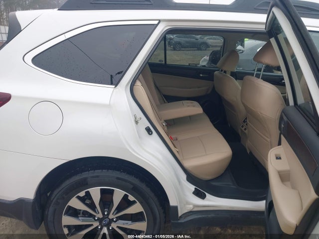 Продажа на аукционе авто 2017 Subaru Outback 2.5i Limited, vin: 4S4BSANC7H3389978, номер лота: 44043462