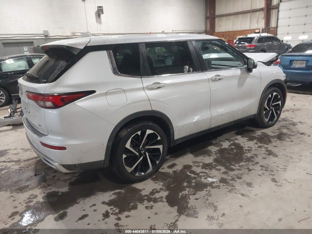 2022 MITSUBISHI OUTLANDER JA4J4UA87NZ010400 Photo 3