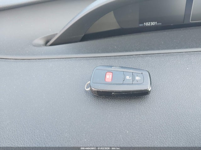 JTDKARFU4K3101743 Toyota Prius Le