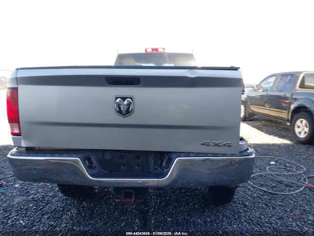 3C63R3GL1JG154855 RAM 3500 Tradesman 4x4 8&#039; Box