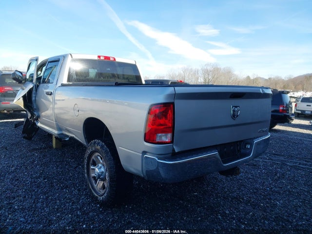 3C63R3GL1JG154855 RAM 3500 Tradesman 4x4 8&#039; Box