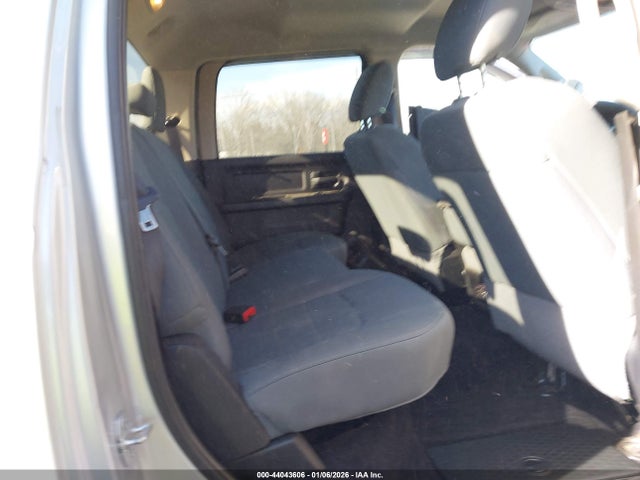 3C63R3GL1JG154855 RAM 3500 Tradesman 4x4 8&#039; Box