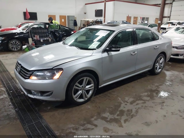 44043699 :رقم المزاد ، 1VWBN7A38DC030201 vin ، 2013 Volkswagen Passat 2.0l Tdi Se مزاد بيع