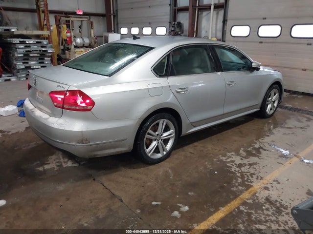44043699 :رقم المزاد ، 1VWBN7A38DC030201 vin ، 2013 Volkswagen Passat 2.0l Tdi Se مزاد بيع