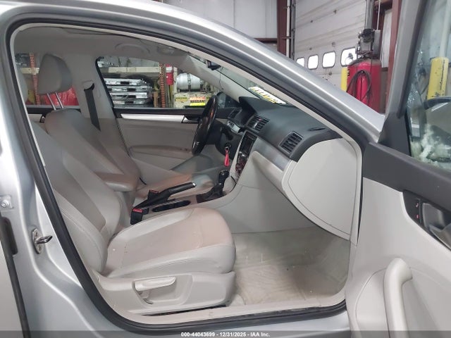 44043699 :رقم المزاد ، 1VWBN7A38DC030201 vin ، 2013 Volkswagen Passat 2.0l Tdi Se مزاد بيع