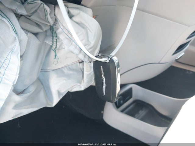 44043707 :رقم المزاد ، 2C4RC1CG4PR535961 vin ، 2023 Chrysler Voyager Lx مزاد بيع