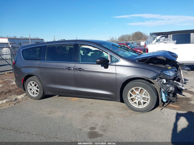 44043707 :رقم المزاد ، 2C4RC1CG4PR535961 vin ، 2023 Chrysler Voyager Lx مزاد بيع