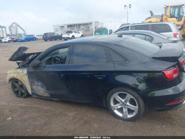 44043709 :رقم المزاد ، WAUB8GFF1H1036756 vin ، 2017 Audi A3 2.0t Premium مزاد بيع