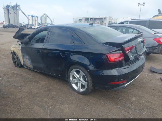 2017 AUDI A3 WAUB8GFF1H1036756 Photo 2