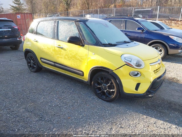 2016 FIAT 500L ZFBCFADH7GZ037430 Photo 0