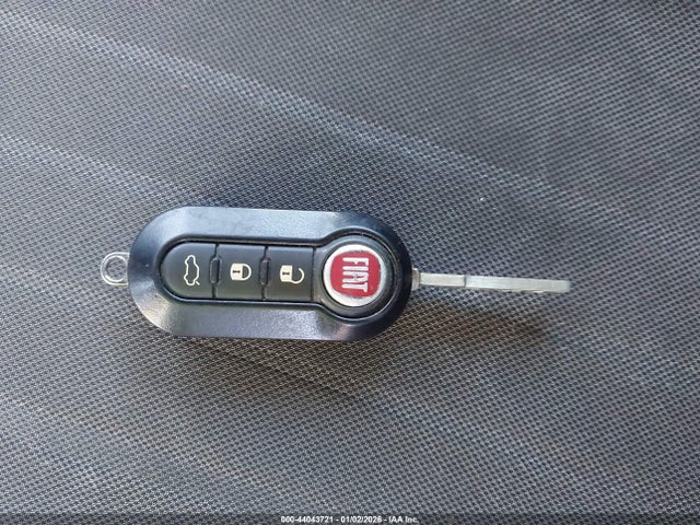 2016 FIAT 500L ZFBCFADH7GZ037430 Photo 10