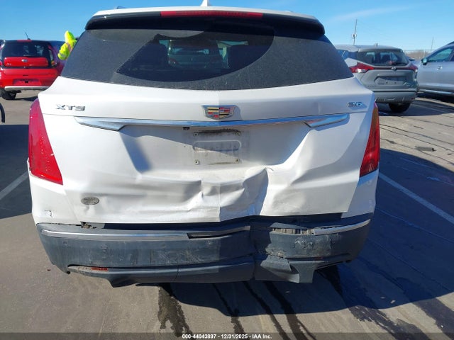 2017 CADILLAC XT5 1GYKNBRS1HZ241996 Photo 5