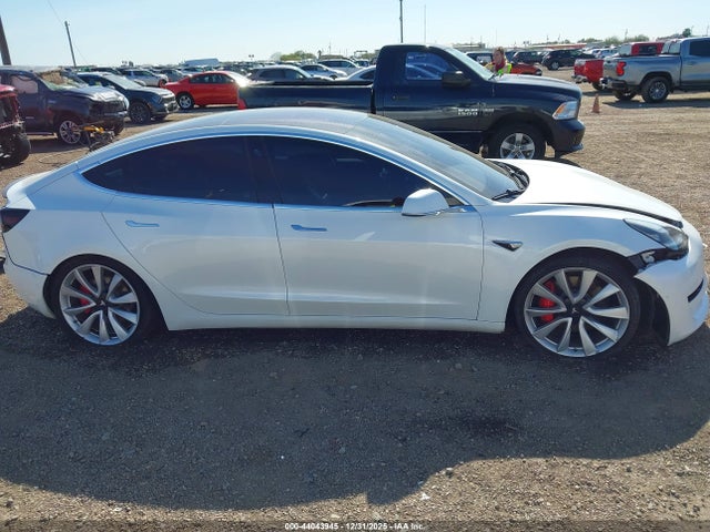 Aukcja sprzedaży 2018 Tesla Model 3 Long Range/performance, vin: 5YJ3E1EB0JF106532, numer aukcji: 44043945