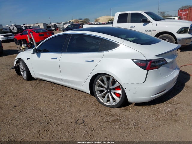 2018 TESLA MODEL 3 5YJ3E1EB0JF106532 Photo 2