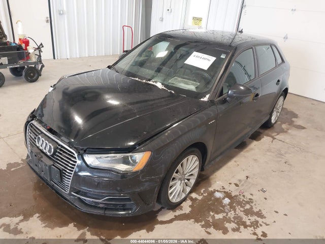 2016 AUDI A3 E-TRON WAUUPBFF7GA123882 Photo 1