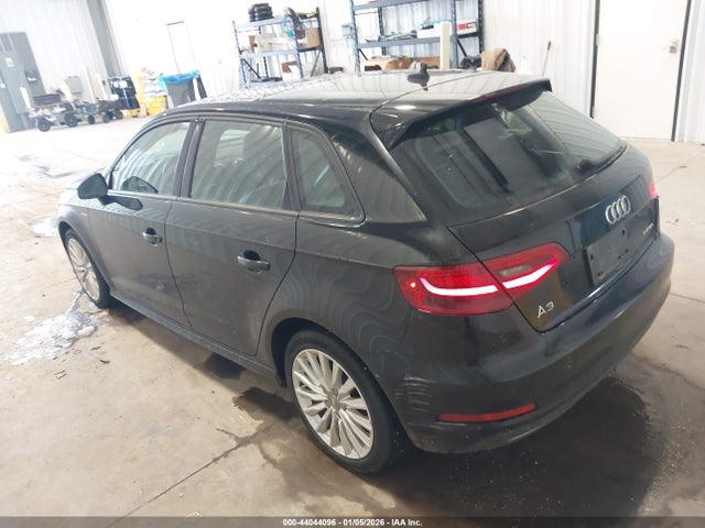 2016 AUDI A3 E-TRON WAUUPBFF7GA123882 Photo 2