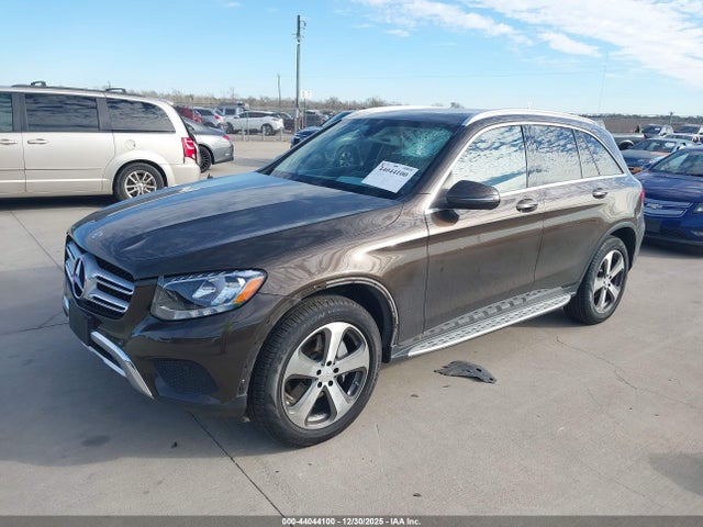 Mercedes-Benz GLC 300 2016 WDC0G4JB8GF019352 Image 2