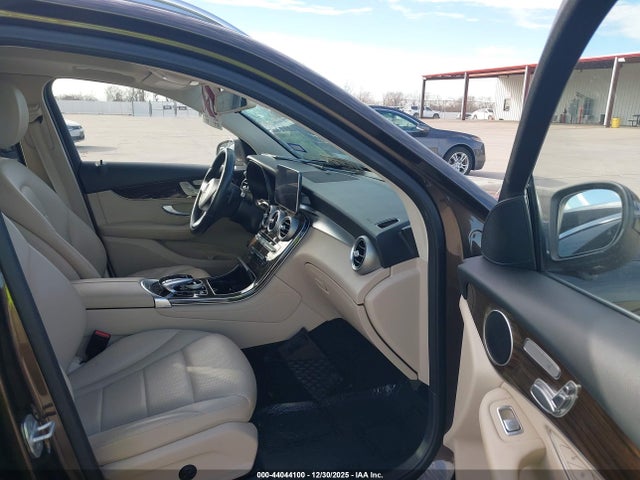 Mercedes-Benz GLC 300 2016 WDC0G4JB8GF019352 Image 5