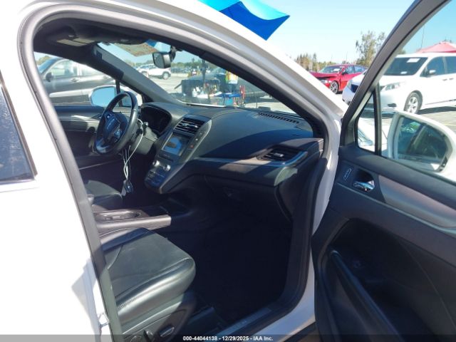 2017 LINCOLN MKC 5LMCJ3C92HUL11058 Photo 4