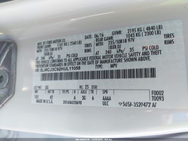 2017 LINCOLN MKC 5LMCJ3C92HUL11058 Photo 8