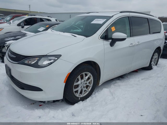 2020 CHRYSLER VOYAGER 2C4RC1DG9LR148637 Photo 1