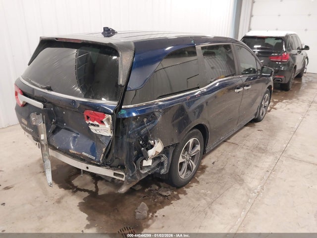 Honda Odyssey Touring 2018 5FNRL6H81JB010177 Image 4