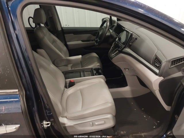 Honda Odyssey Touring 2018 5FNRL6H81JB010177 Image 5