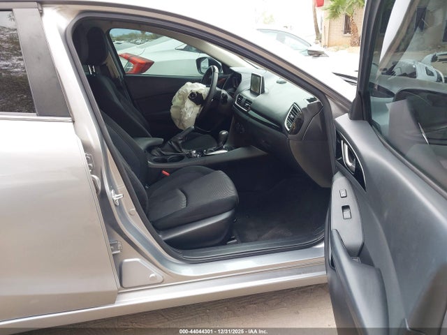 JM1BM1U71G1330518 Mazda Mazda3 I Sport