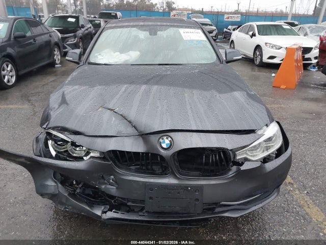 WBA8B9C56JEE81143 BMW 330I