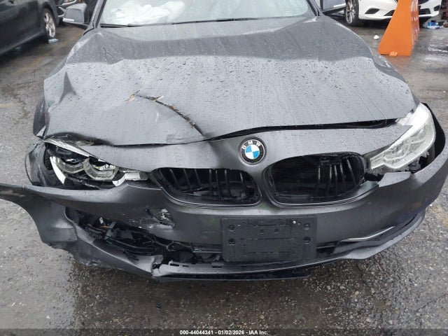 WBA8B9C56JEE81143 BMW 330I