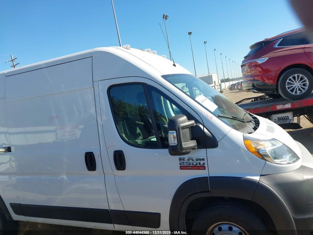 44044360 :رقم المزاد ، 3C6ERVCG7ME505622 vin ، 2021 Ram Promaster 2500 High Roof 136 Wb مزاد بيع