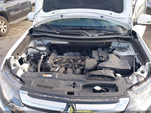 2016 MITSUBISHI OUTLANDER JA4AZ3A32GZ004801 Photo 9