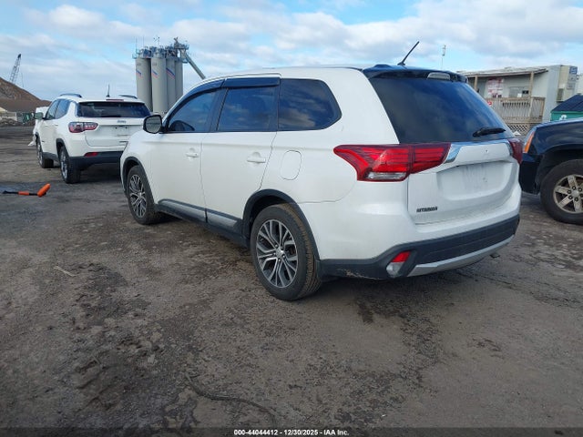 2016 MITSUBISHI OUTLANDER JA4AZ3A32GZ004801 Photo 2