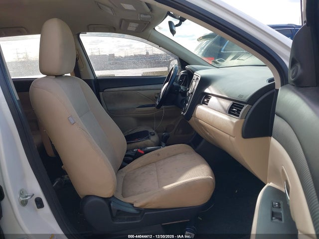2016 MITSUBISHI OUTLANDER JA4AZ3A32GZ004801 Photo 4