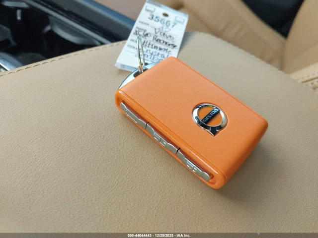 2023 VOLVO XC60 RECHARGE PLUG-IN HYBRID YV4H60DA1P1376177 Photo 10