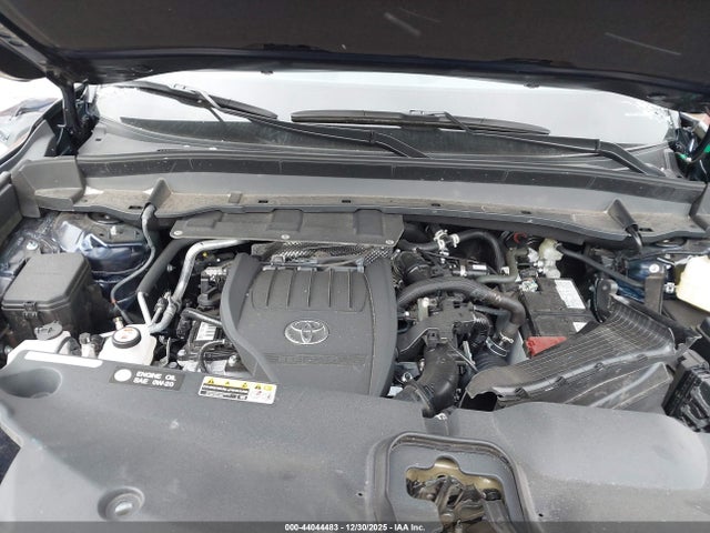 Toyota Grand Highlander Xle 2025 5TDAAAB58SS092636 Image 10