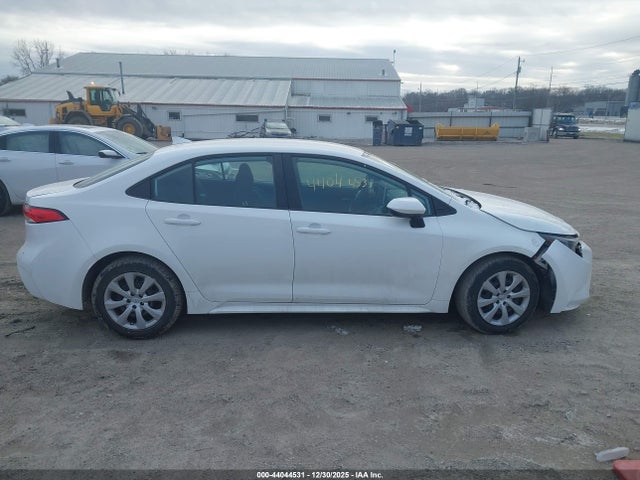 5YFEPMAE7MP216961 Toyota COROLLA LE