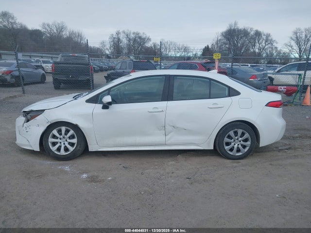 5YFEPMAE7MP216961 Toyota COROLLA LE